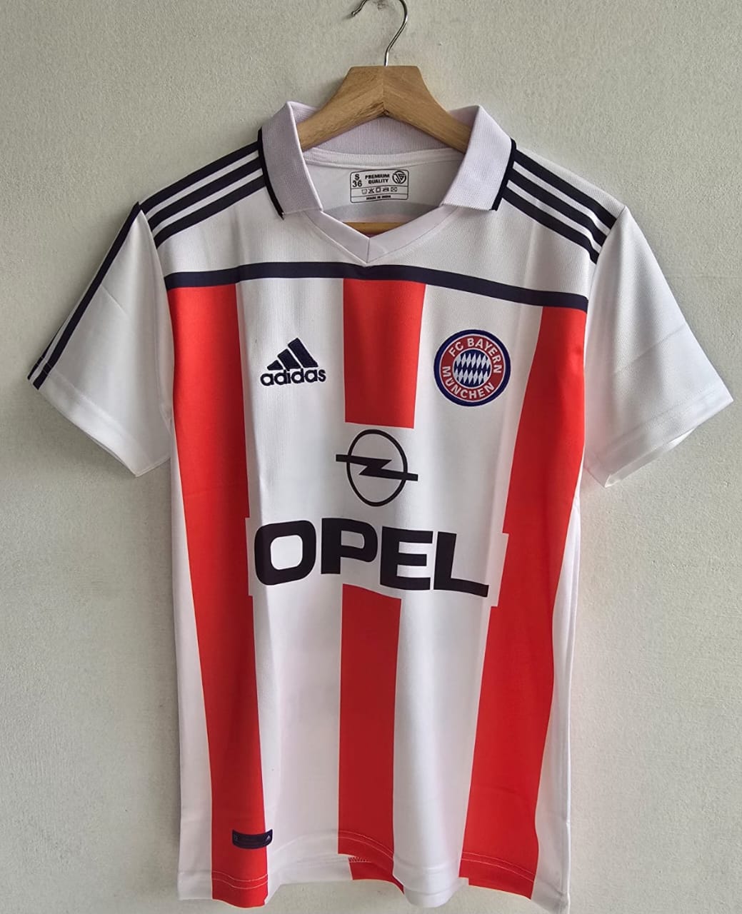 FC Bayern 2000-2002 away( SALIHAMIDZIC) - View 1